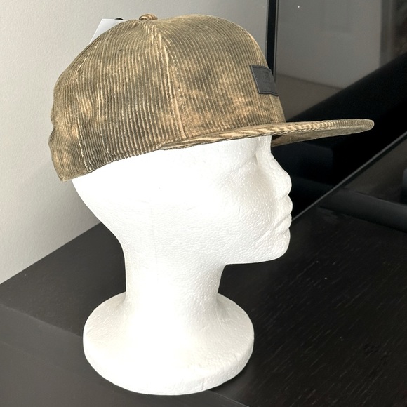 NWT VAN’S Men’s Corduroy Green / Beige Trucker Hat OS Adjustable - Picture 2 of 7